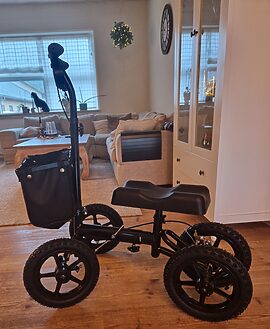 Brugt knærollator godt alternativ til krykker
