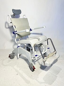 bade-toiletstol med tilt