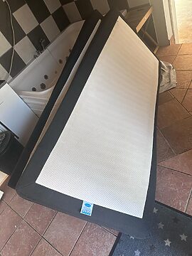 brugt plejeseng sælges billigt - der medfølger madras