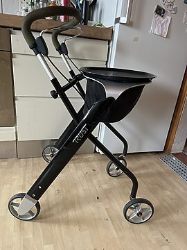 brugt indendørs rollator i elegant design