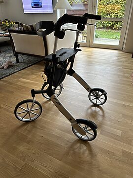 Rollator TrustCare Lets Go Out, købt juli 2023