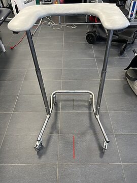 Høj gangvogn - talerstol, brugt