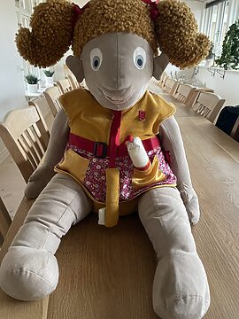 demens dukke lille Lise, næsten som ny