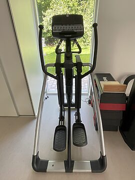 Næsten ny professionel crosstrainer - ældrevenlig