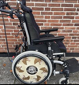 Billig brugt kørestol med hjælpemotor