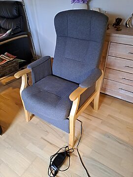 senior stol næsten som ny el betjent