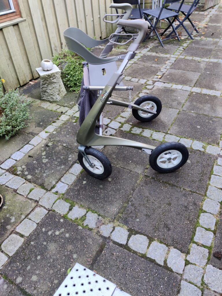 ByACRE rollator cabon letvægtsrollator